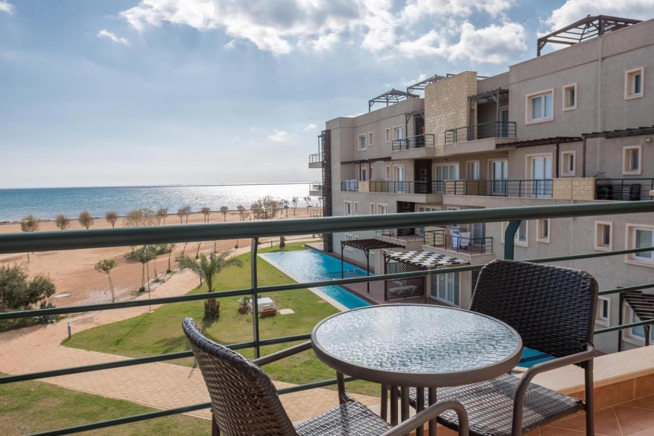Thalassa Beach Family & Waterpark Resort Vokolidha Ngoại thất bức ảnh