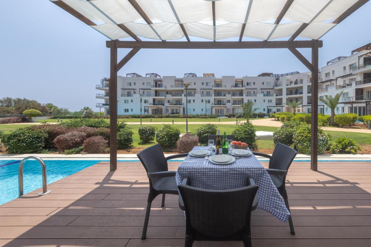 Thalassa Beach Family & Waterpark Resort Vokolidha Ngoại thất bức ảnh
