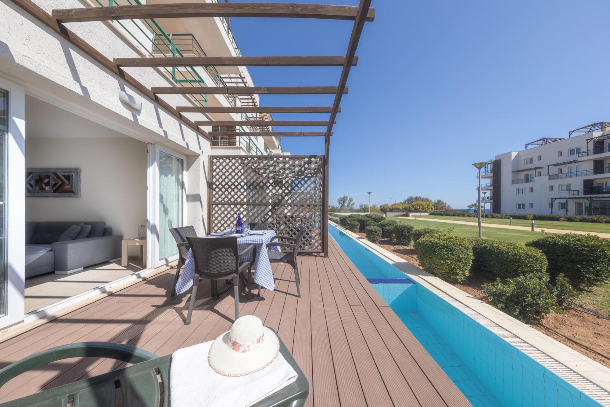 Thalassa Beach Family & Waterpark Resort Vokolidha Ngoại thất bức ảnh
